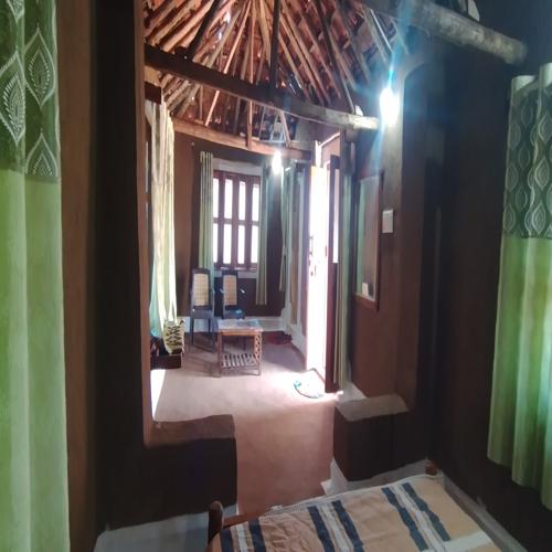 Hills view Homestay, Kajra